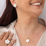 Completo-semplice-con-studs-madreperla-bianca-ORO-gelsomino