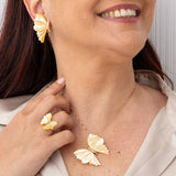 Orecchini-Ciondolo_Spilla-Preziosa-Anello-Creativa-ORO-GIALLO-e-madreperla-gialla